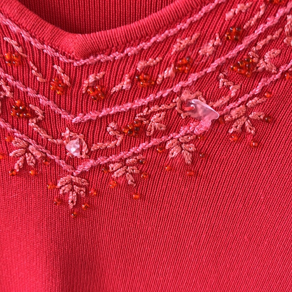 Red top - Picture 3 of 4